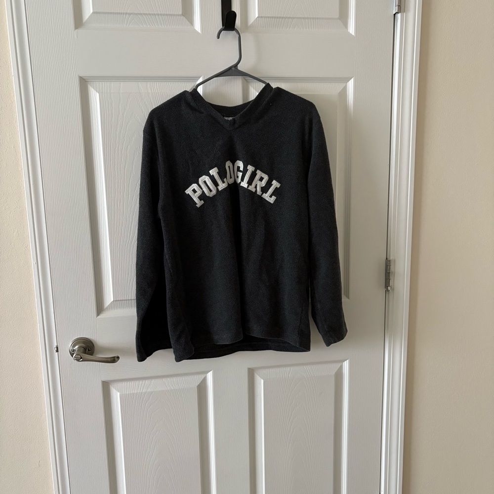 3 for 12$ 🌸 Beware Crewneck